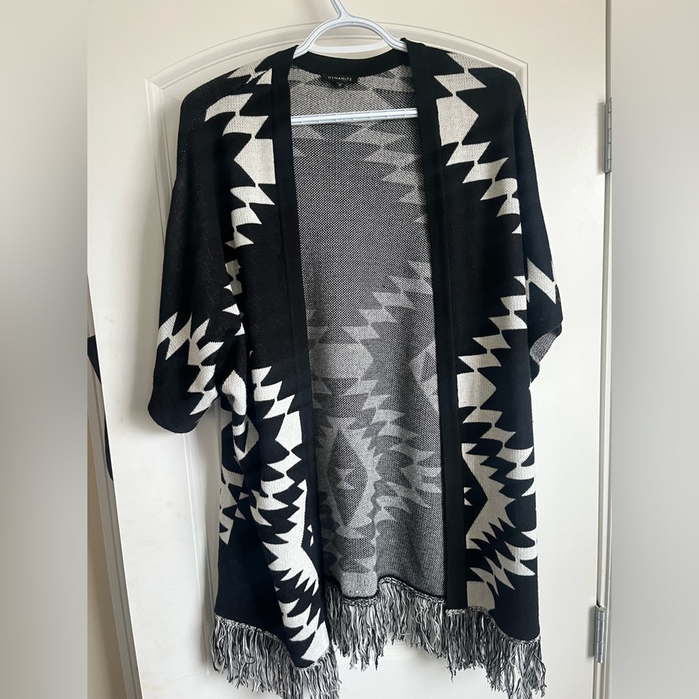 Black and White Geometric Pattern Cardigan/Pancho